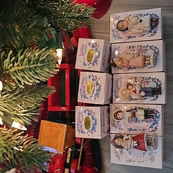 8 Limited Edition Jan Hagara ornaments - Picture 1 of 6